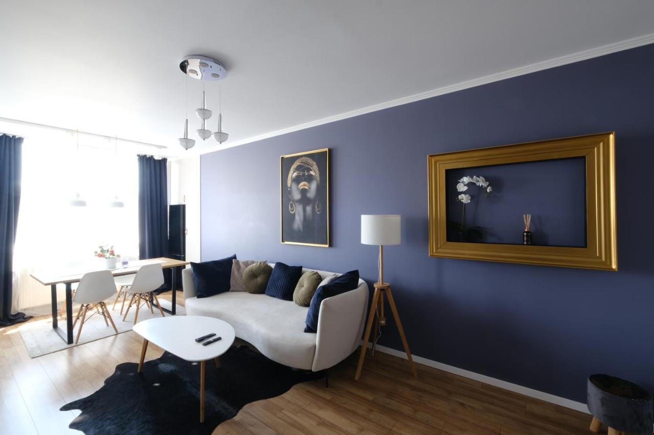 Urbanna Premium Apartment Arad Bagian luar foto