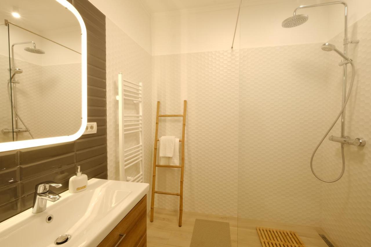 Urbanna Premium Apartment Arad Bagian luar foto